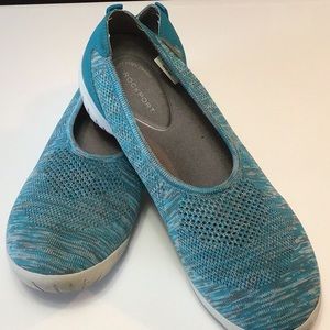 Euc Rockport comfort slip on shoes